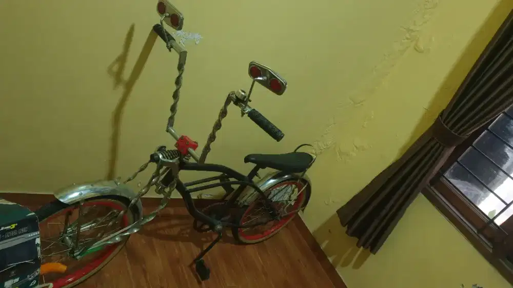 Sepeda lowrider custom