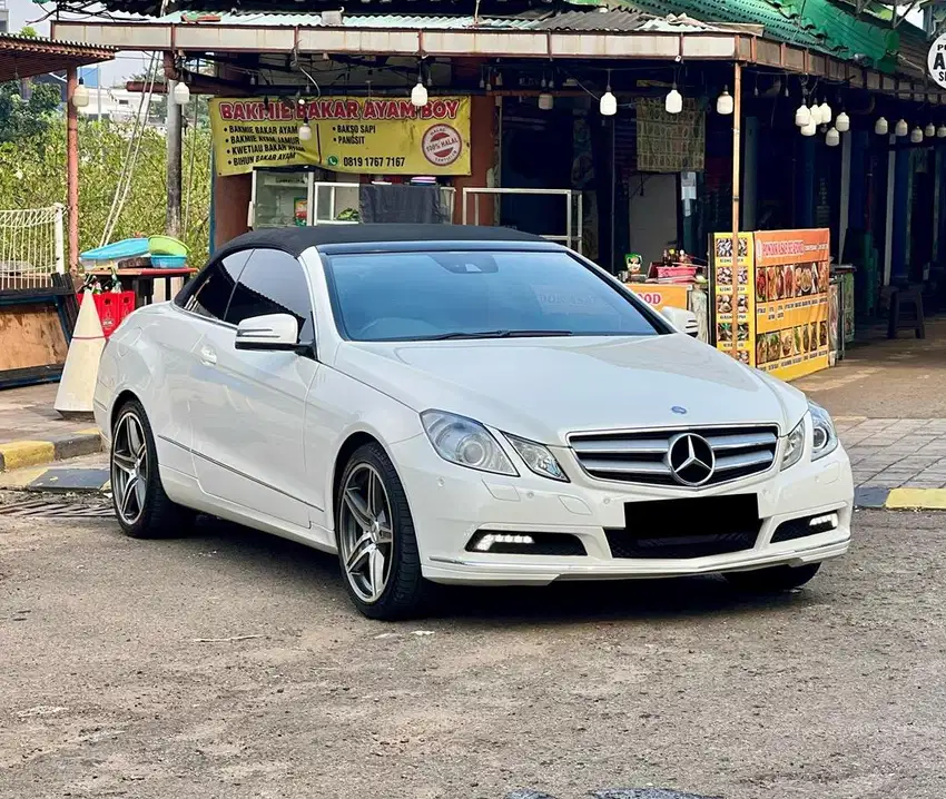 Mercedes Benz E250 Convertible Cabriolet Nik 2011 Low Km