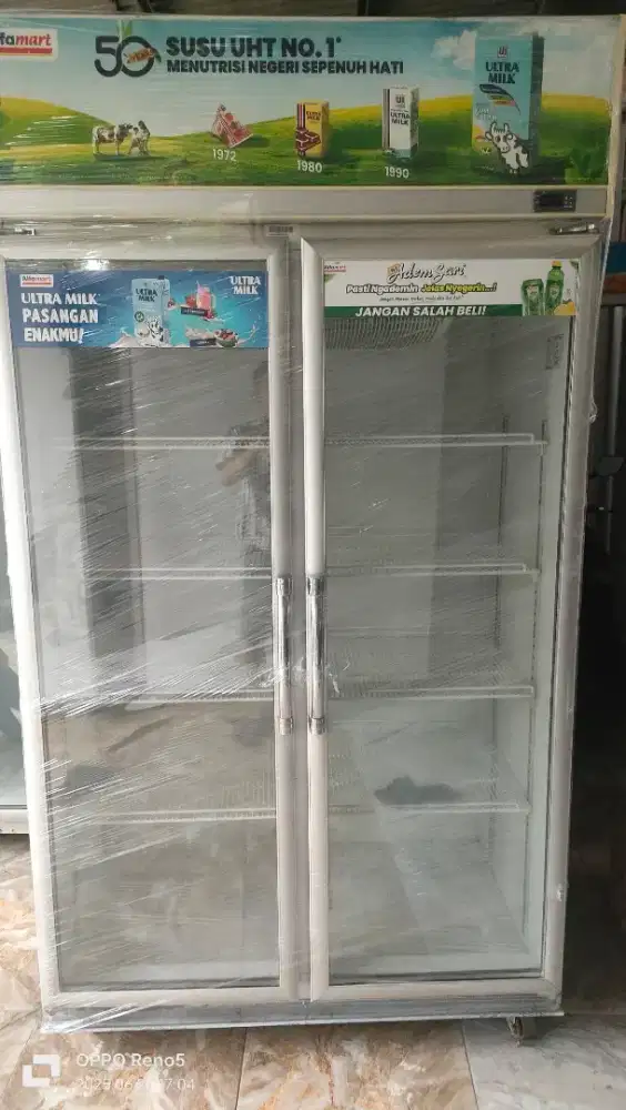 Showcase 2 Pintu GEA 1010liter