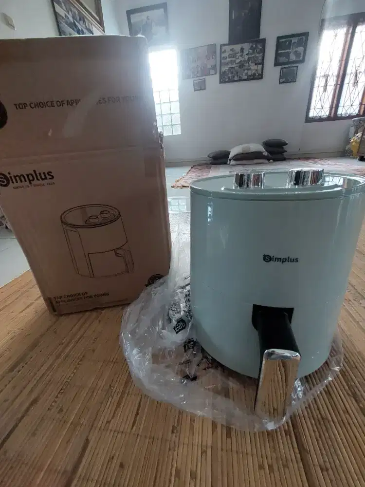 FOR SALE AIR FRYER  SIMPLUS