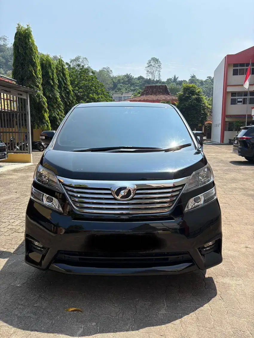 Toyota Vellfire tahun 2011