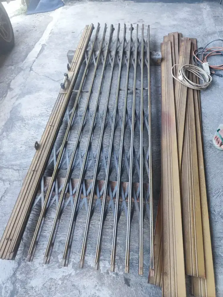 Service rolling door dan folding gate siap berangkat