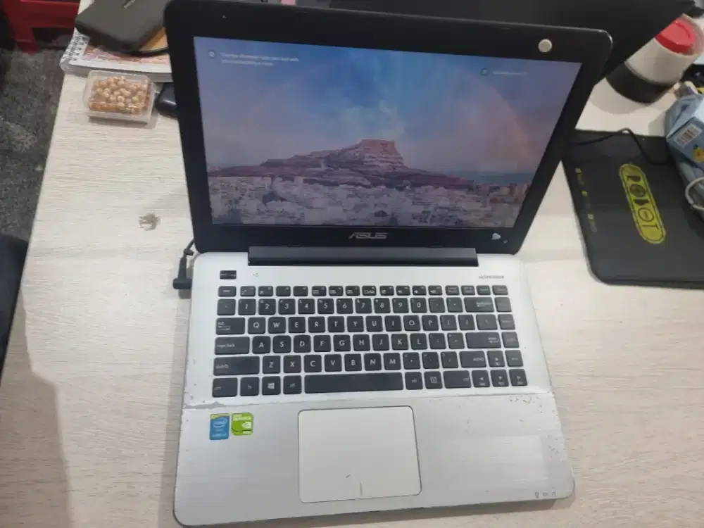 Dijual laptop bekas merk asus