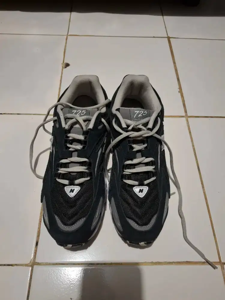 Dijual Sepatu New Balance 725 Second Mantap