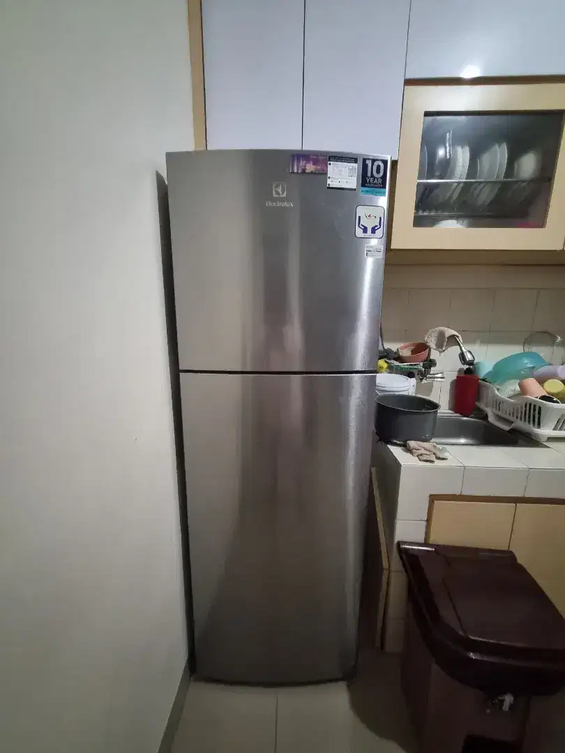 Prelove Electrolux Kulkas 2 Pintu ETB2802HA