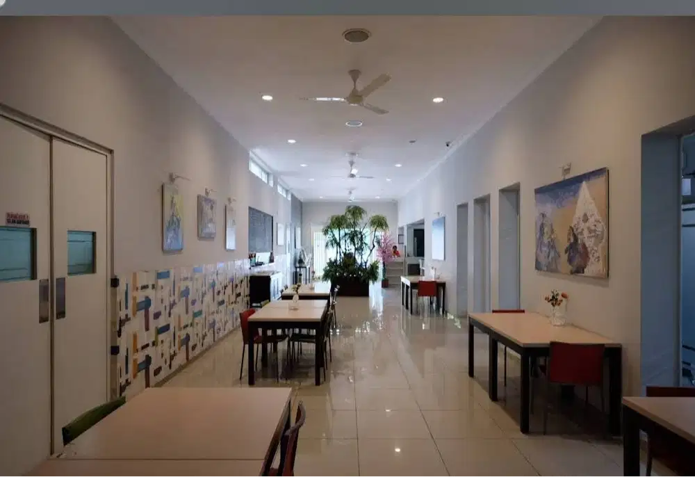 Di Sewakan  Rumah Ex Resto Embong Cerme  Surabaya pusat