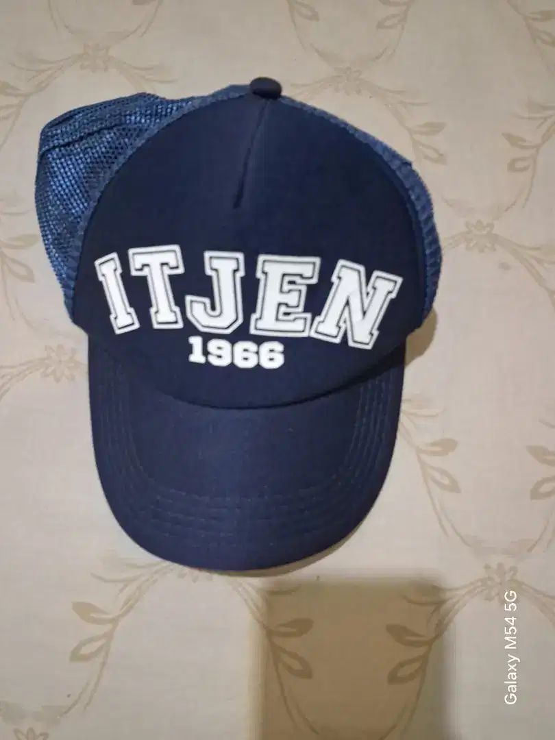 Topi keren mulus