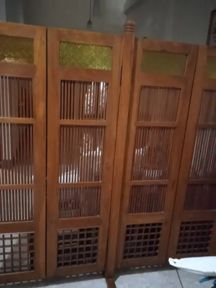 Sekat ruangan kayu Jati