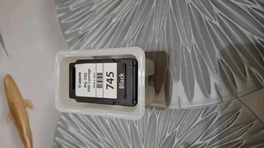 cardtridge printer canon 745. belum pernah refill.