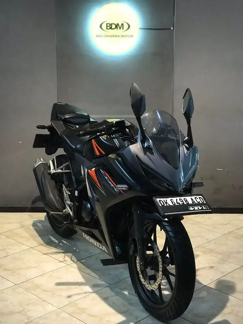 DP 2,8 JT / BUNGA MENURUN 2%/ HONDA CBR 150 TAHUN 2019