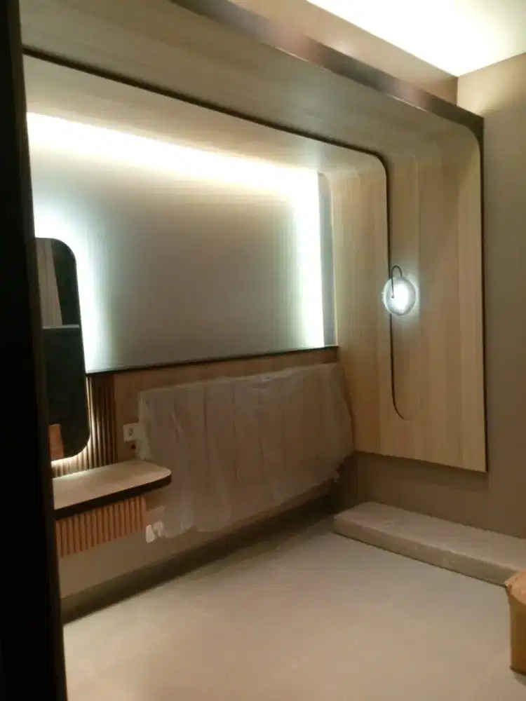 1 SET DEKORASI FURNISH BEDROOM / LEMARI / BACKDROP / MEJA / DLL