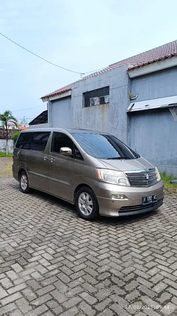 Toyota Alphard 4WD Double glass 2004 istimewa