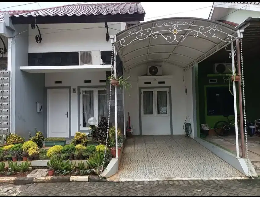 Di jual rumah cantik dlm komplek cimanggis mekarsari