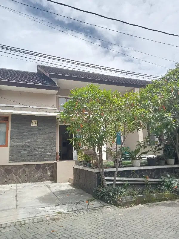 Rumah minimalis modern siap huni lokasi strategis di Padalarang
