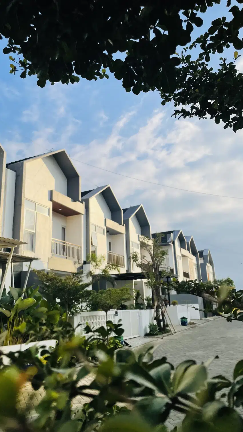 Nikmati rumah konsep villa di sebelah wisata