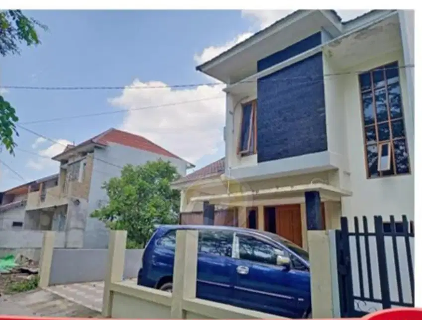 Di jual cpt rmh 2Lt siap huni di jl Paris 2,lokasi stretegis&rame