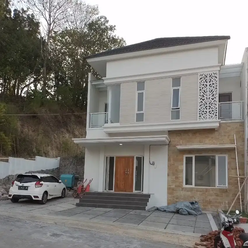 rumah mewah ngaliyan jalan lebar carpot besar cluster