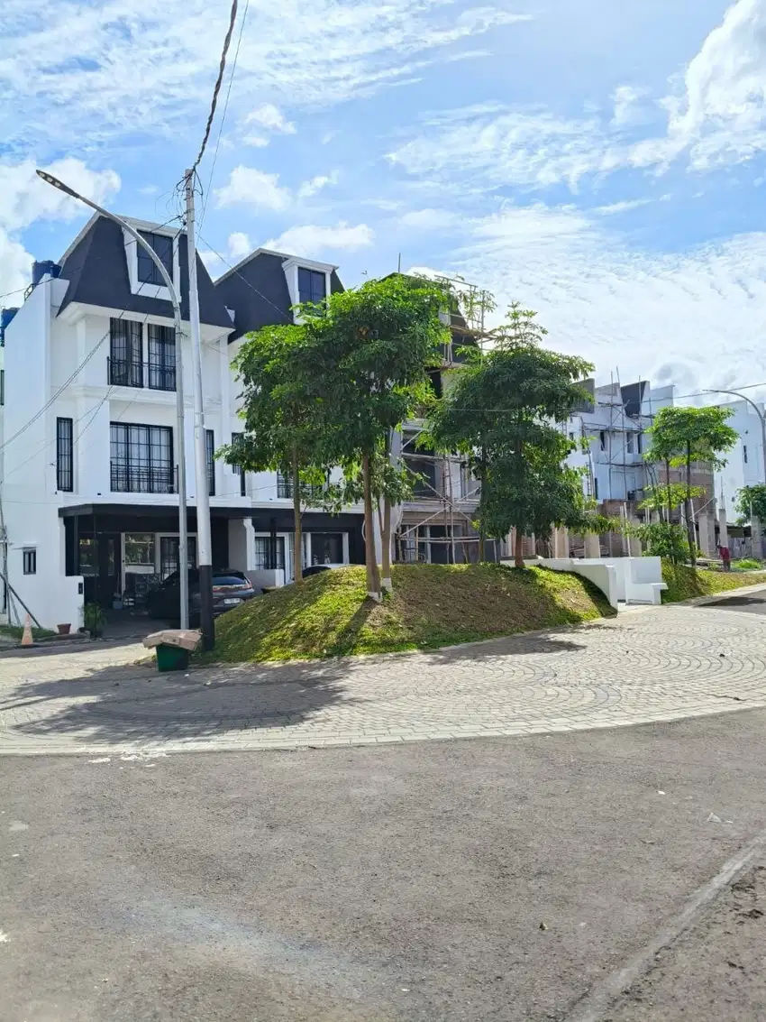 Rumah Mewah dalam Cluster Asri dekat MRT Lebak Bulus dan Tol Bintaro