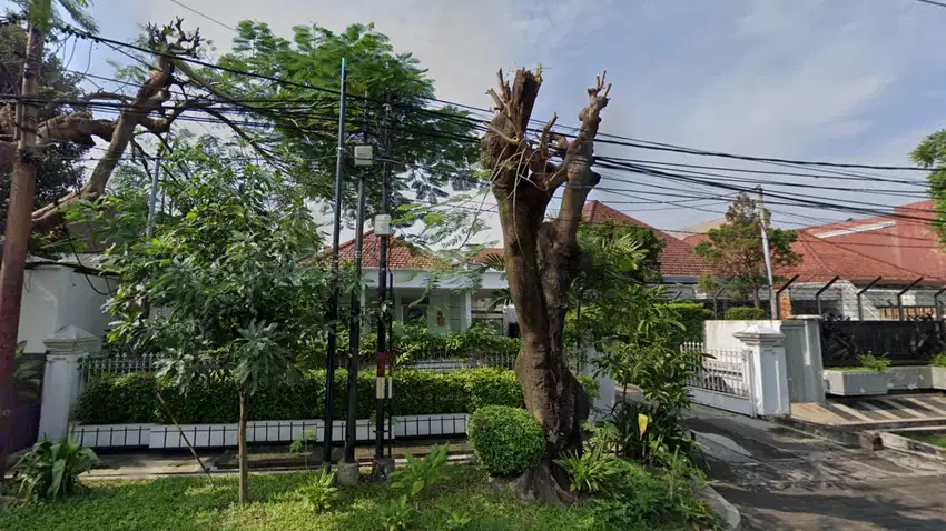 Rumah Pusat Kota Jl Kapuas Hanya 100 Meter ke Raya Darmo