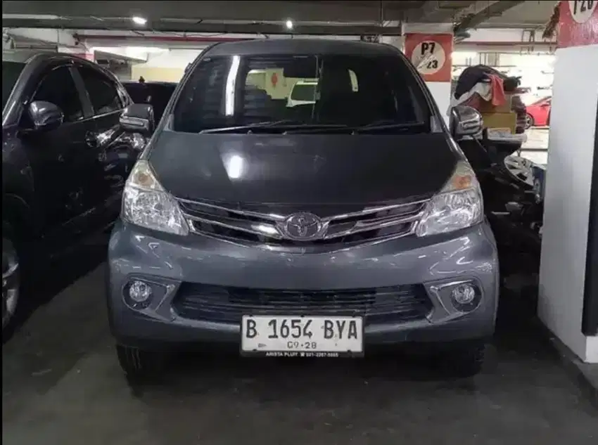 Toyota avanza G matik 2013
