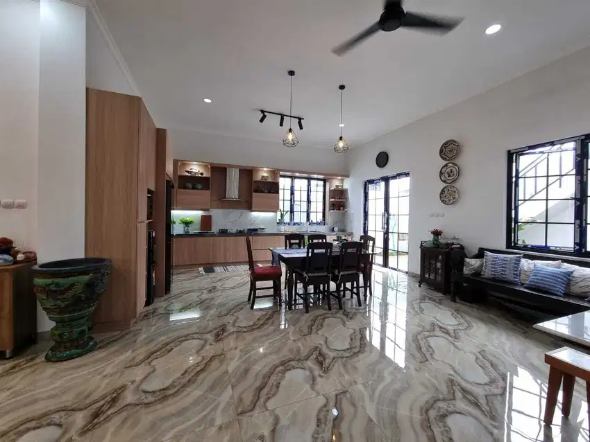 Di Jual RUMAH BARU Sangat Luas di Komplek Arco Depok
