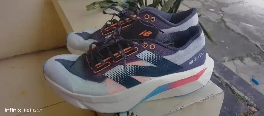 Sepatu new balance supercomp v4 size 11. 45cm sempit 44cm