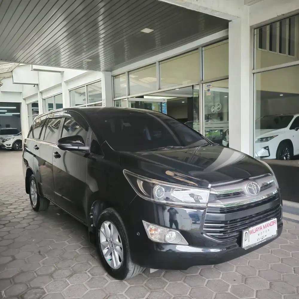 TOYOTA INNOVA 2.4 V A/T DIESEL 2017
