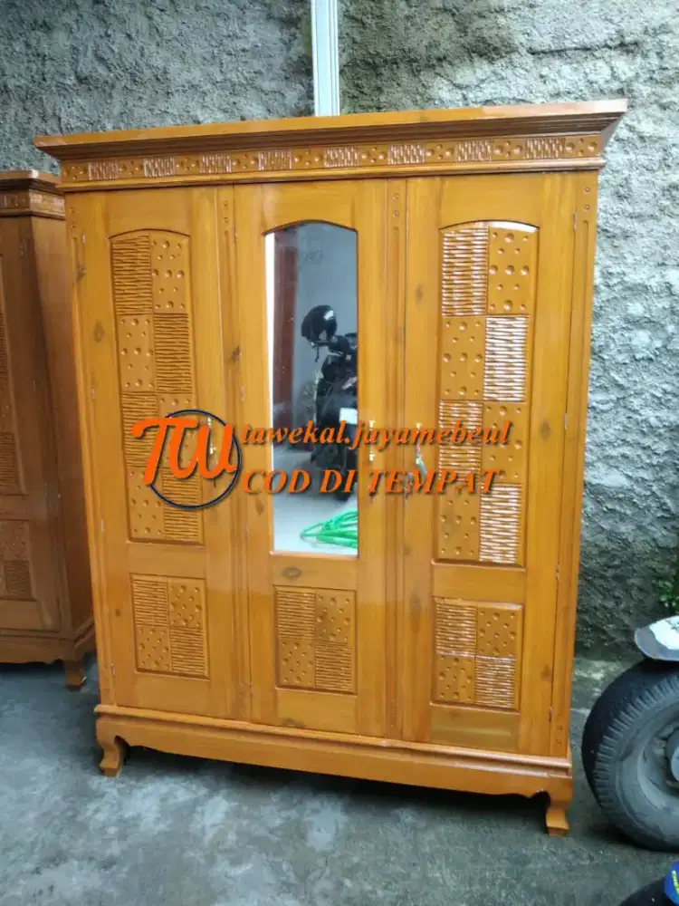 Lemari Pakaian Kayu Tisuk Permanen Jumbo