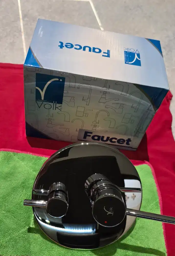 Kran shower tembok panas/dingin dua fungsi(mixer)