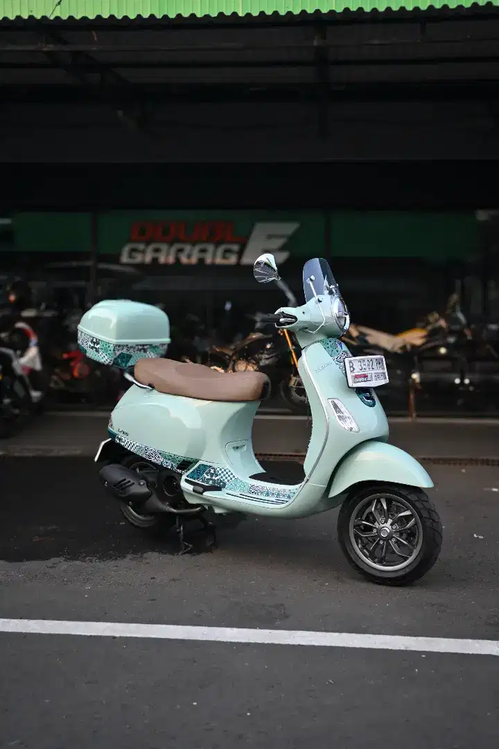 VESPA LX IGET BATIK VERSION 2022  LIKE NEW