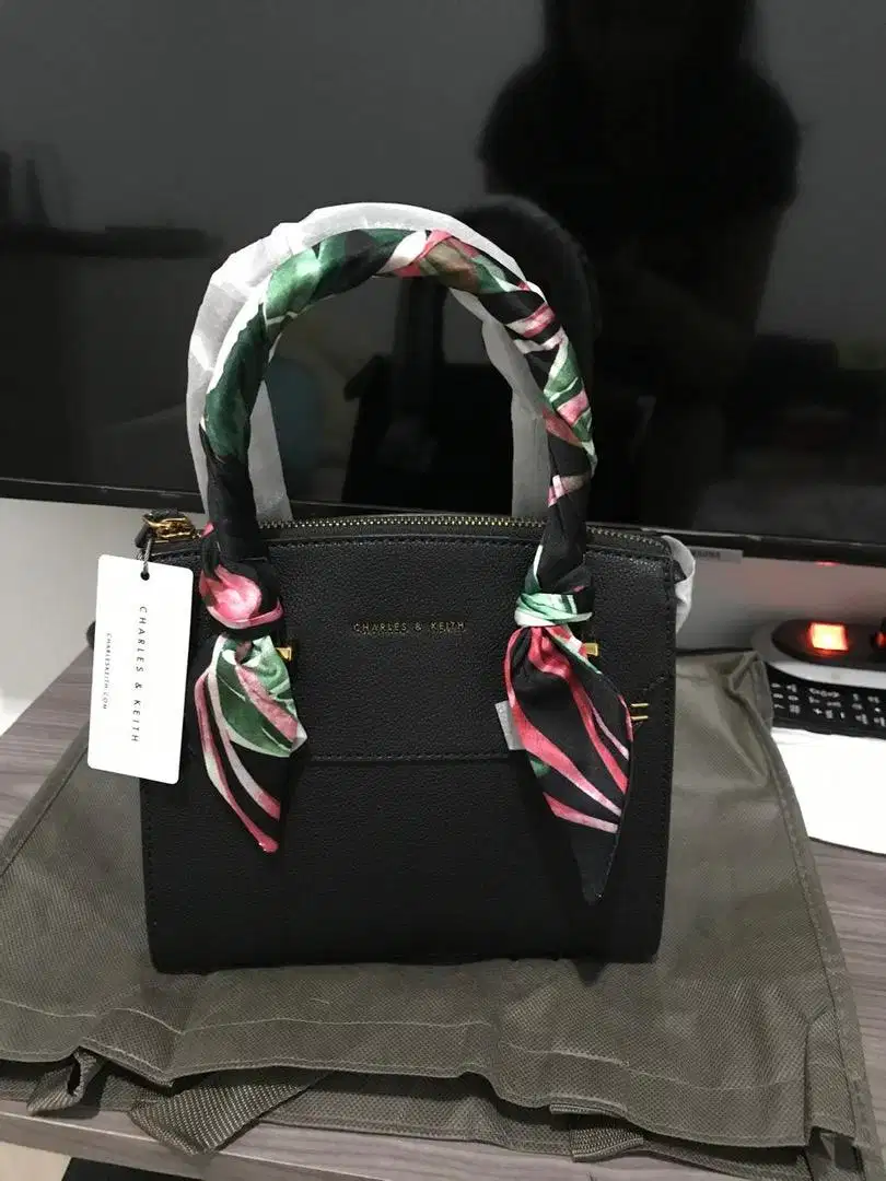 Tas Charles n Keith