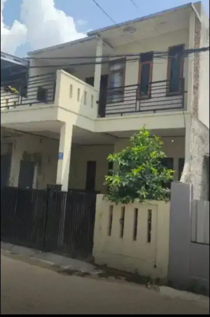 Rumah murah terawat di komplek permata Arcamanik Bandung SHM