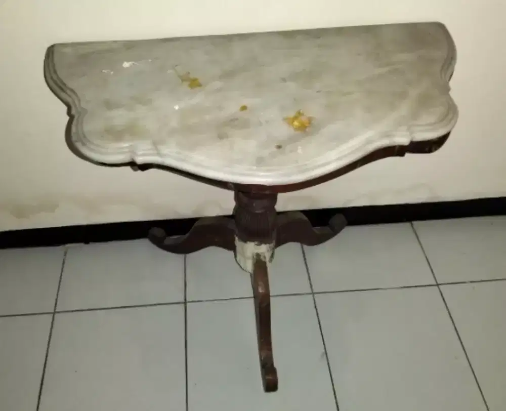 Meja antik marmer