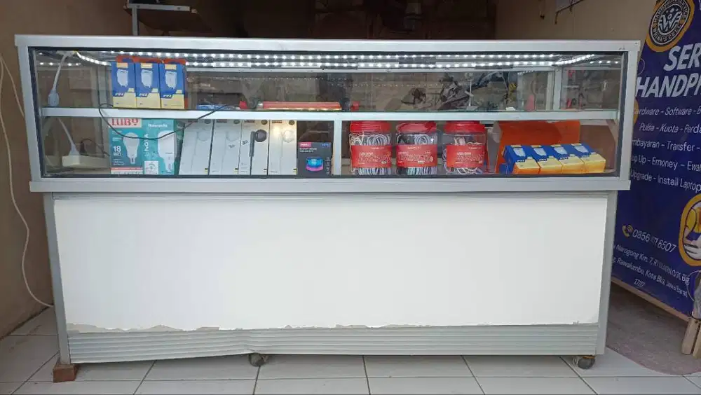 Etalase konter mur mer