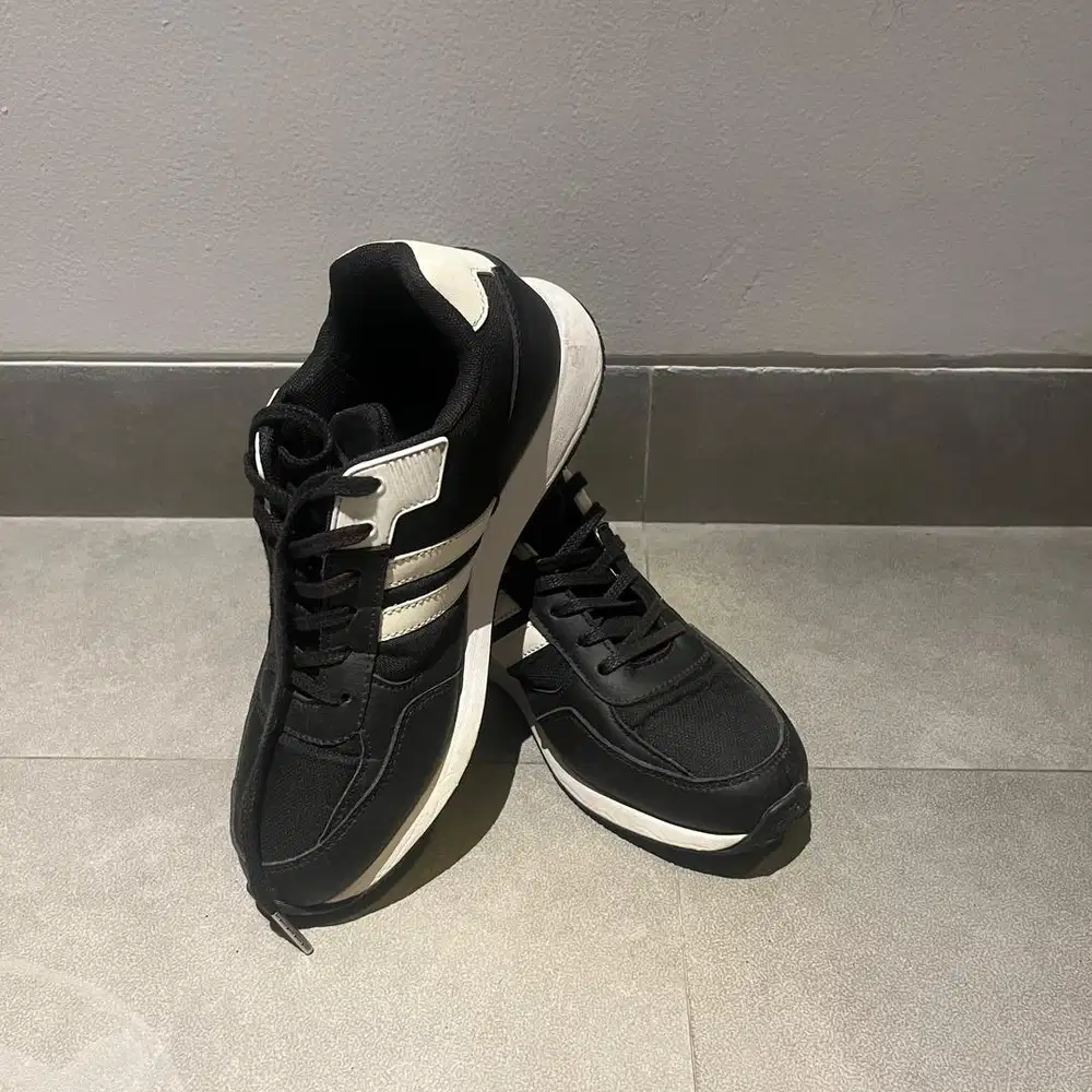 North Star Sneakers Lifestyle Praga Black and White