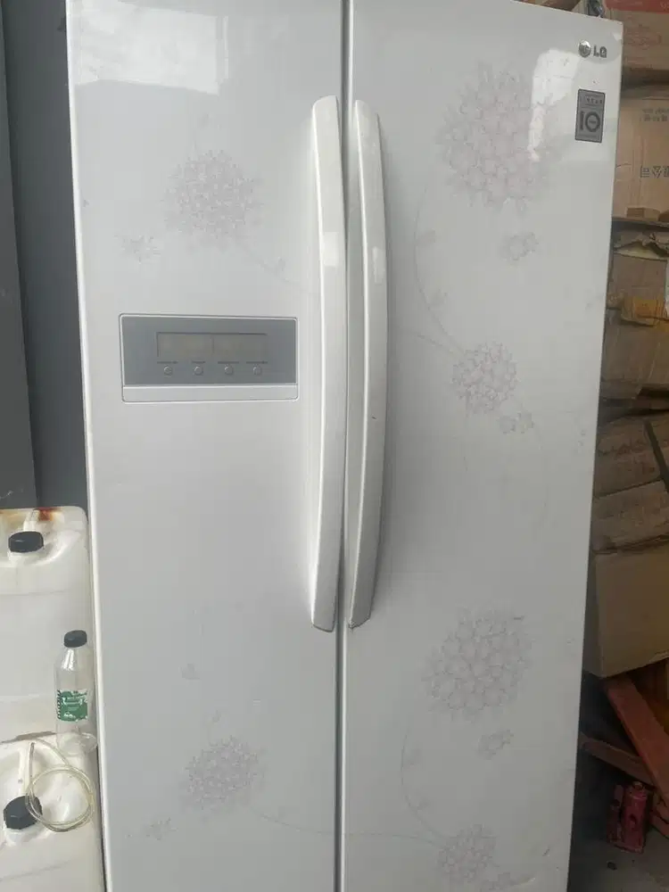 Kulkas LG inverter besar