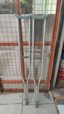 TONGKAT KRUK KETIAK