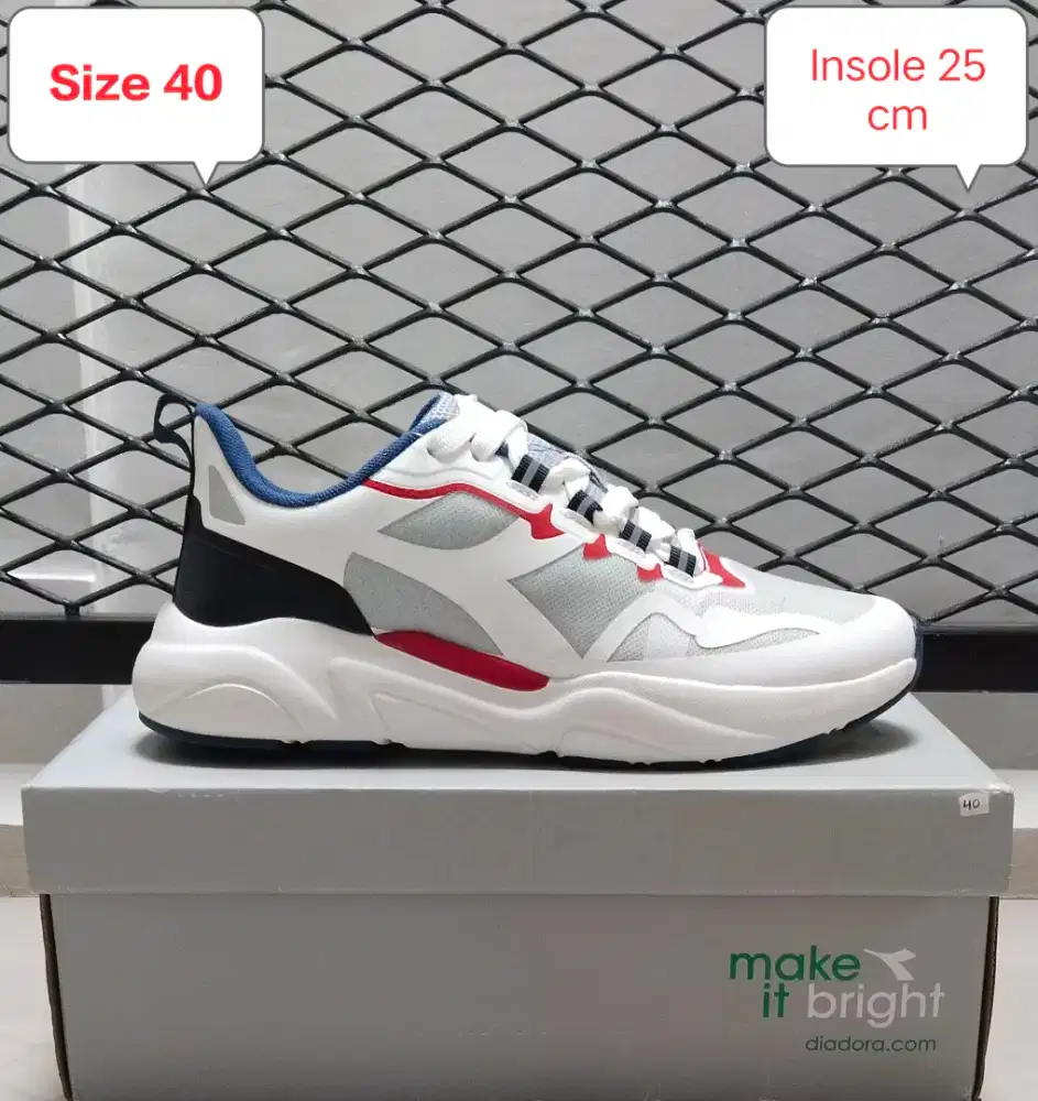 Sepatu Diadora original putih size 40