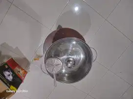 Warmer makanan  ada 2