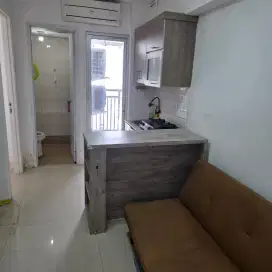Semi Furnished 2 BR Apartemen Bassura City Tower Jasmine Sewa Tahunan