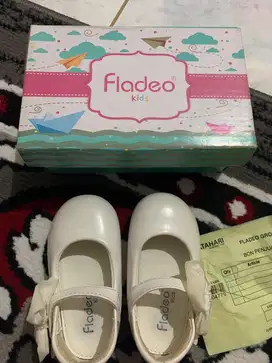 Sepatu anak merk fledo size 22