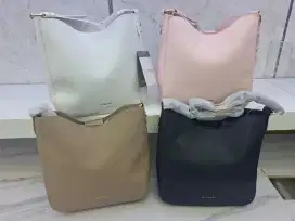 cari karyawan Wanita jaga toko