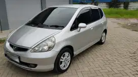Honda jazz fit cbu japan AT 2003