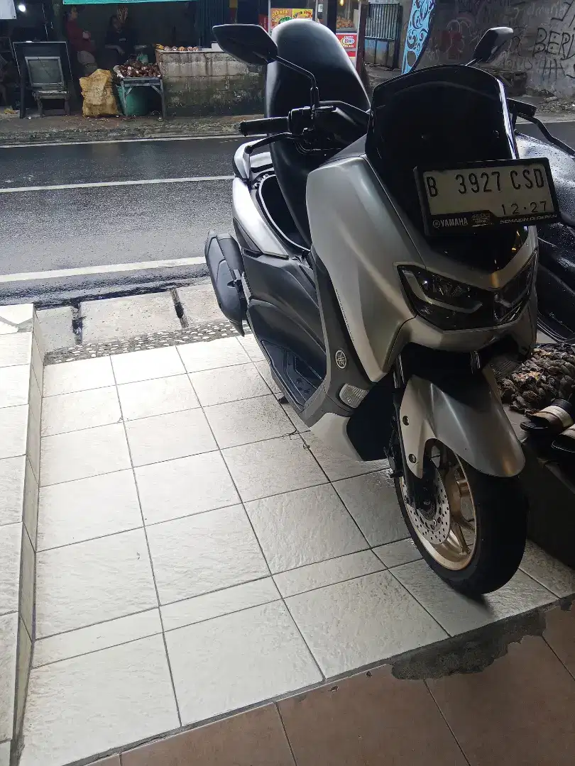 NEW NMAX 155 non ABS akhir th 2022 connected keyless silver matte gres