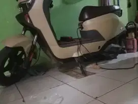 Jual sepeda listrik masih bagus nyos jos