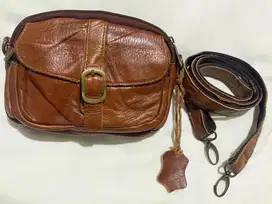 Tas Sling Vintage Brown