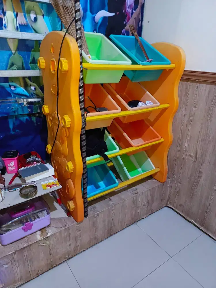 Rak plastik anak,DAN MEJA KURSI Bukan yg murahan, bisa dibuktikan