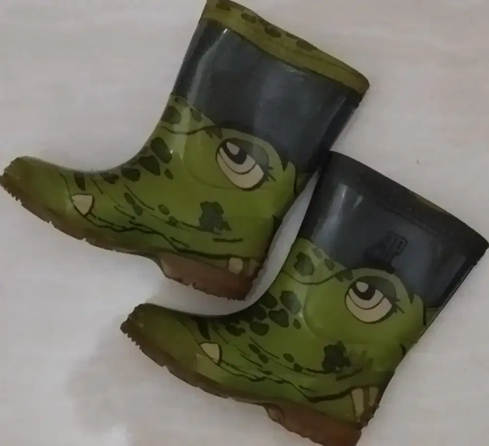 Sepatu Boots Musim Hujan