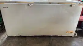 Freezer Box merek modena