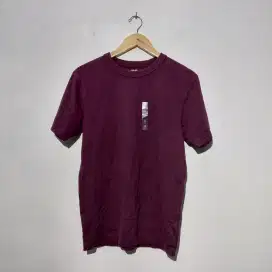 UNIQLO KAOS POLOS KERAH BULAT 79 DARK PURPLE BARU ASLI ORIGINAL
